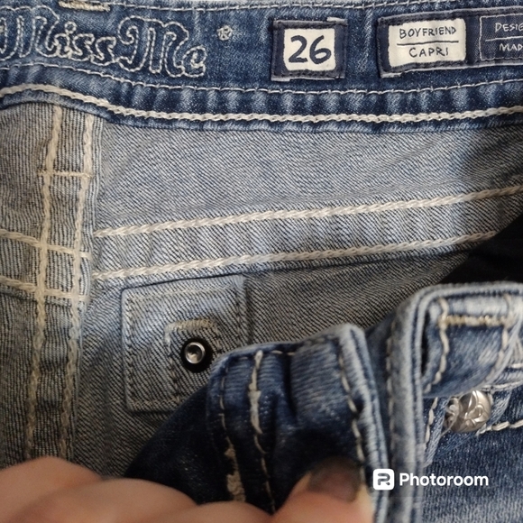 Miss Me Boyfriend Capris - Picture 5 of 7